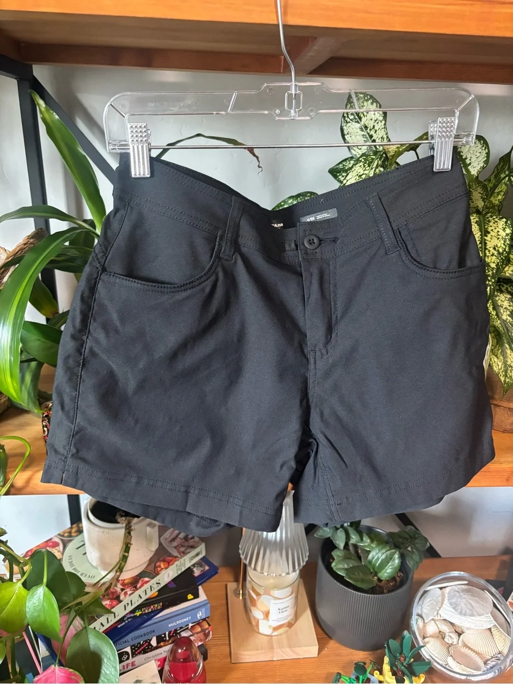 Prana Women's Black Egress Eco Shorts 5" | 4/05 - Picture 3 of 7